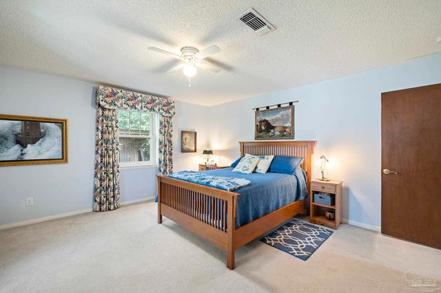 506 Fairpoint Dr, Gulf Breeze, FL 32561