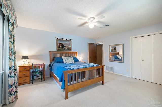 506 Fairpoint Dr, Gulf Breeze, FL 32561