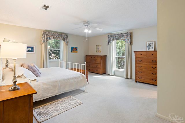 506 Fairpoint Dr, Gulf Breeze, FL 32561