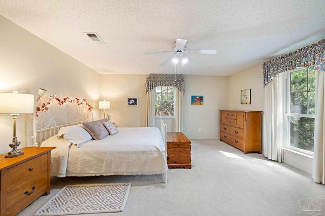 506 Fairpoint Dr, Gulf Breeze, FL 32561