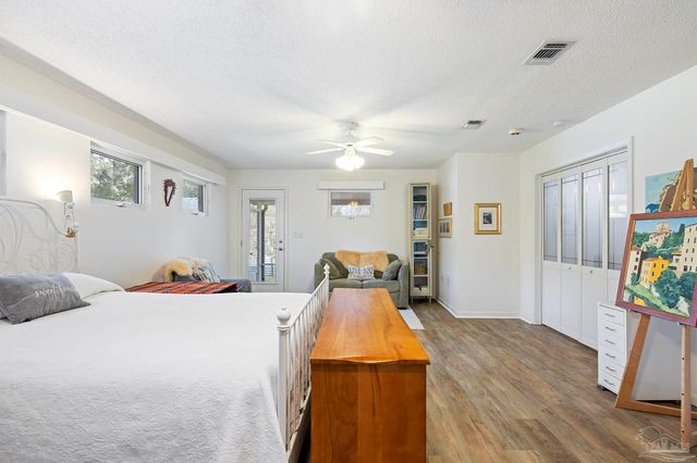 506 Fairpoint Dr, Gulf Breeze, FL 32561