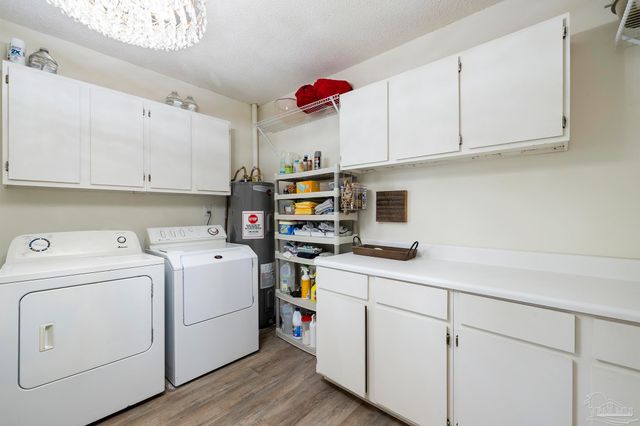 506 Fairpoint Dr, Gulf Breeze, FL 32561