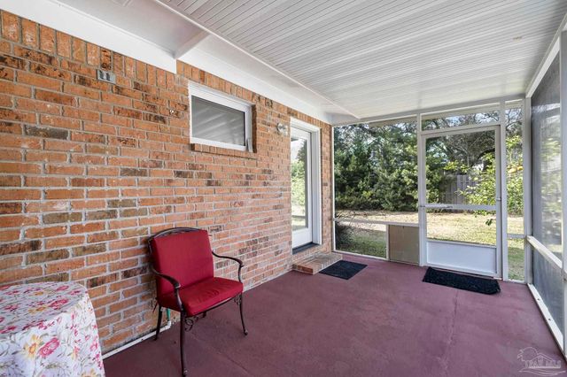 506 Fairpoint Dr, Gulf Breeze, FL 32561