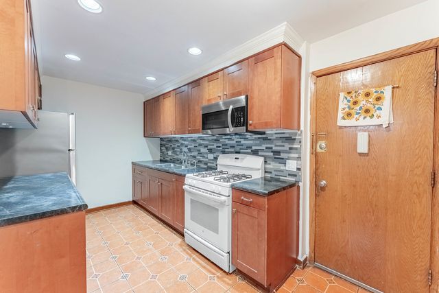 758 Dempster Street DG5, Mount Prospect, IL 60056