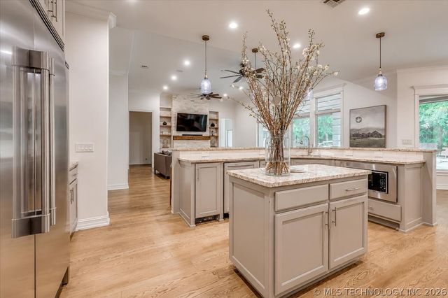 6133 E 138th Street S, Bixby, OK 74008