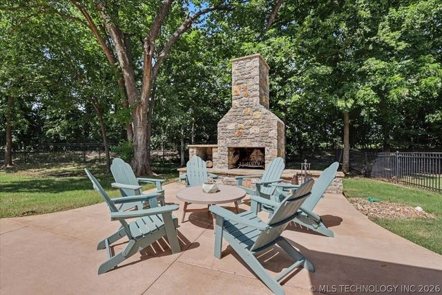 6133 E 138th Street S, Bixby, OK 74008