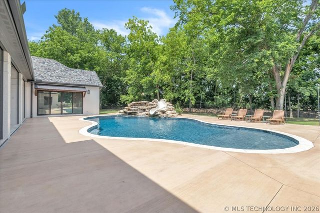 6133 E 138th Street S, Bixby, OK 74008