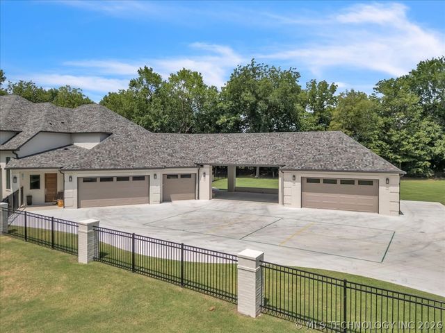 6133 E 138th Street S, Bixby, OK 74008