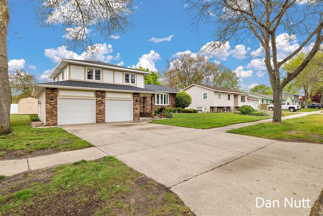 3321 Rockland Road, Muskegon, MI 49441