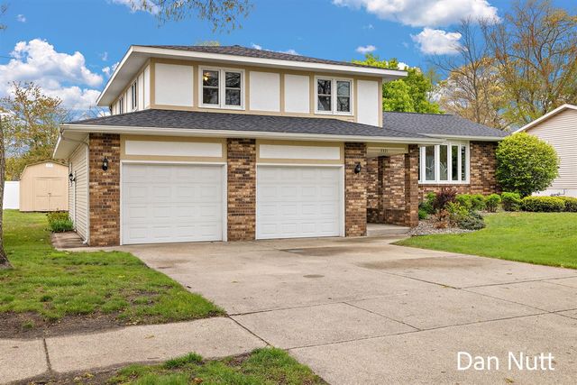 3321 Rockland Road, Muskegon, MI 49441