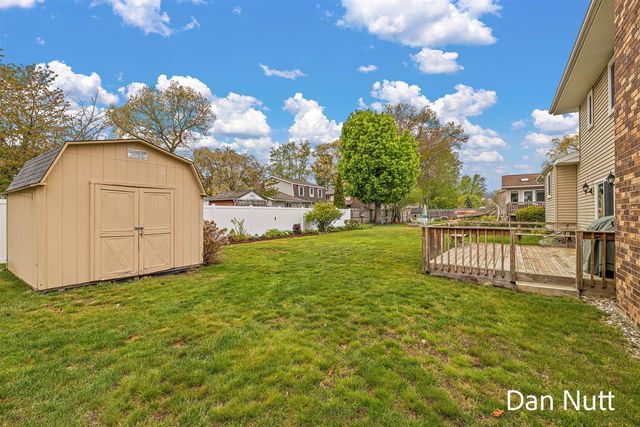 3321 Rockland Road, Muskegon, MI 49441