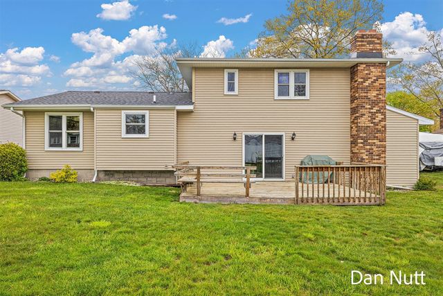 3321 Rockland Road, Muskegon, MI 49441