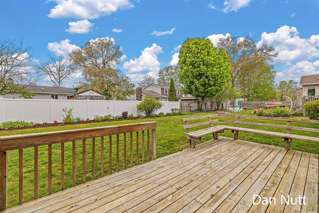 3321 Rockland Road, Muskegon, MI 49441