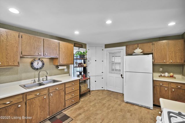 1517 Rufer Ave, Louisville, KY 40204