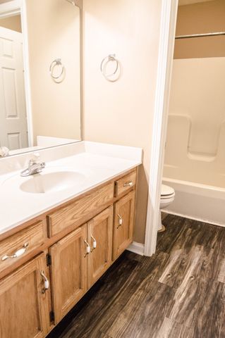 560 Hietts Ln Apt 5, Clarksville, TN 37043