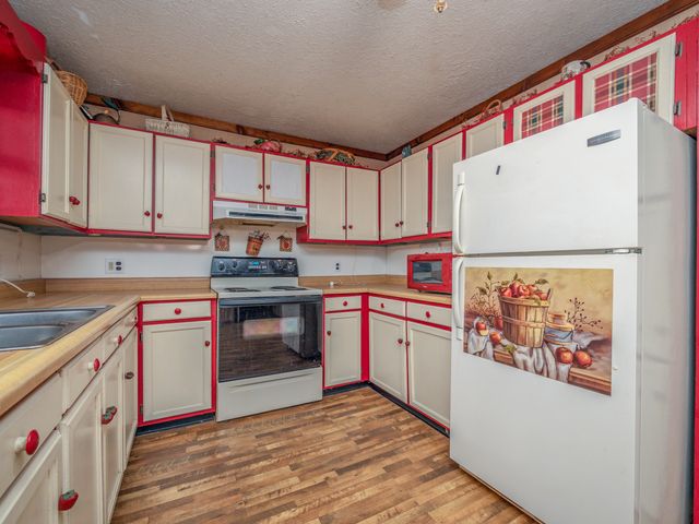 36 Teaberry Lane, Wellington, KY 40387
