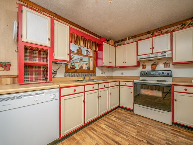36 Teaberry Lane, Wellington, KY 40387