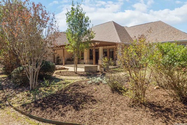 1116 Stagecoach Trl, San Marcos, TX 78666