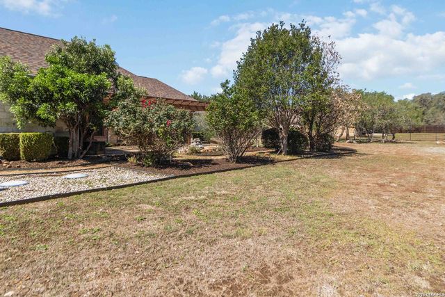 1116 Stagecoach Trl, San Marcos, TX 78666