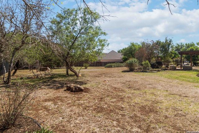 1116 Stagecoach Trl, San Marcos, TX 78666