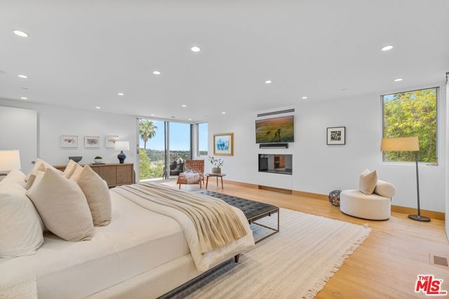2129 Redcliff Street, Los Angeles, CA 90039