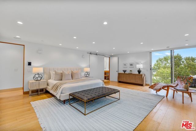 2129 Redcliff Street, Los Angeles, CA 90039