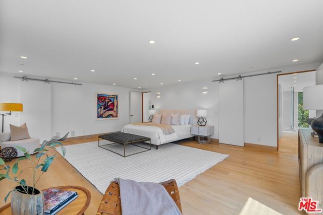 2129 Redcliff Street, Los Angeles, CA 90039
