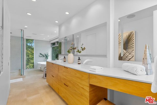 2129 Redcliff Street, Los Angeles, CA 90039