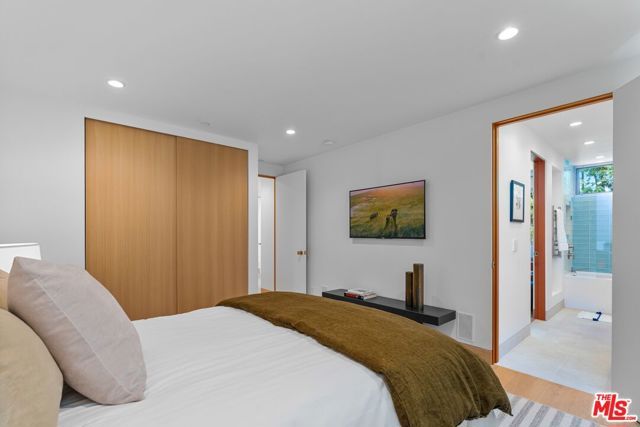 2129 Redcliff Street, Los Angeles, CA 90039
