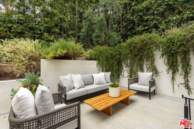 2129 Redcliff Street, Los Angeles, CA 90039