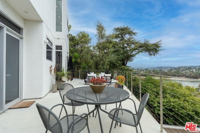 2129 Redcliff Street, Los Angeles, CA 90039