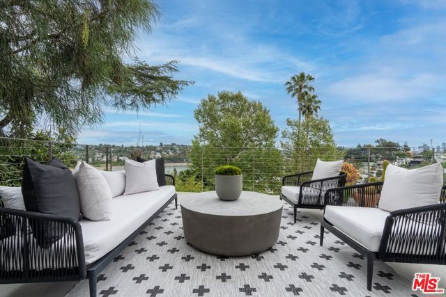 2129 Redcliff Street, Los Angeles, CA 90039