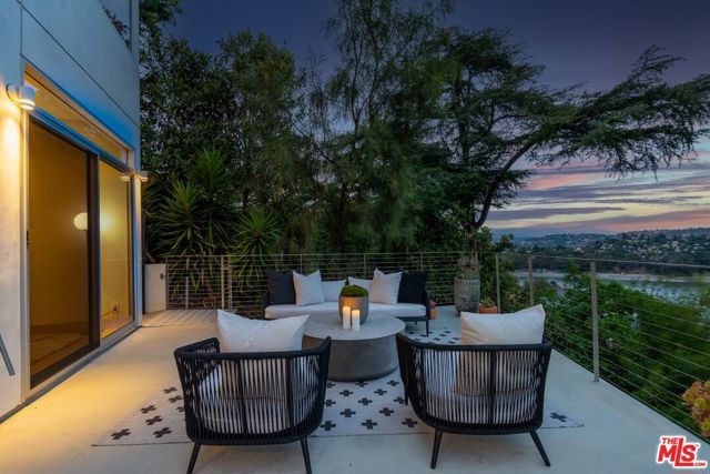 2129 Redcliff Street, Los Angeles, CA 90039