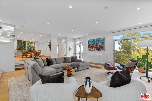 2129 Redcliff Street, Los Angeles, CA 90039
