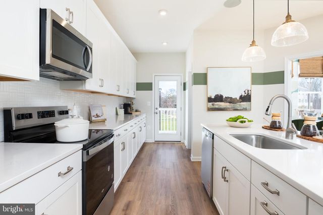 109 CAMBERWELL TER NE, Leesburg, VA 20176