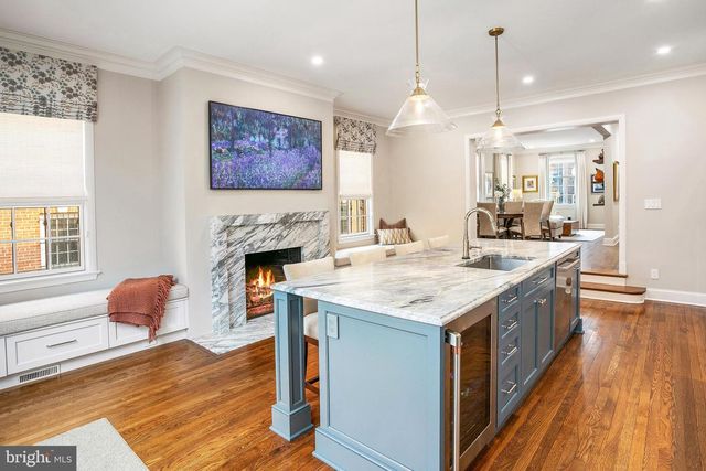 3323 RESERVOIR RD NW, Washington, DC 20007