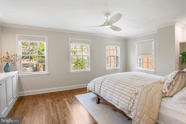 3323 RESERVOIR RD NW, Washington, DC 20007