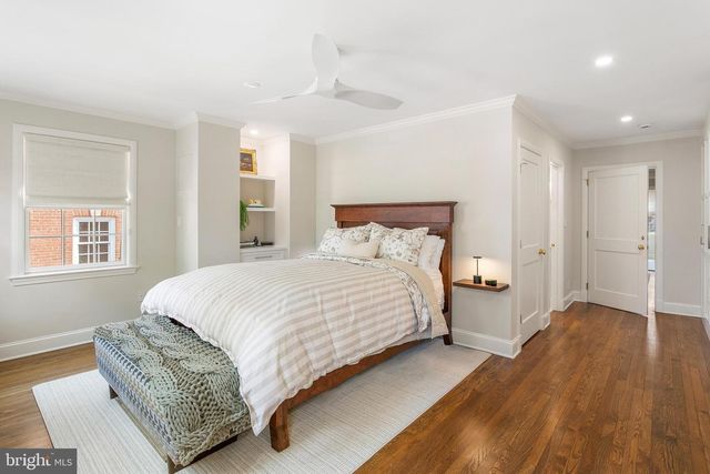 3323 RESERVOIR RD NW, Washington, DC 20007