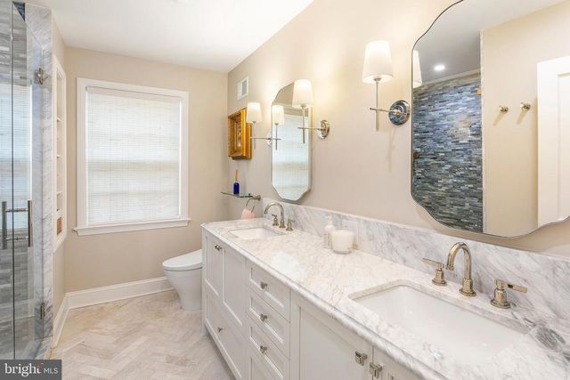 3323 RESERVOIR RD NW, Washington, DC 20007