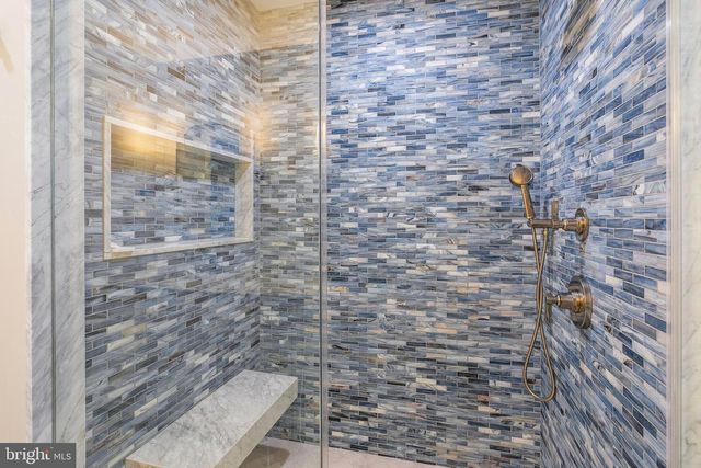 3323 RESERVOIR RD NW, Washington, DC 20007