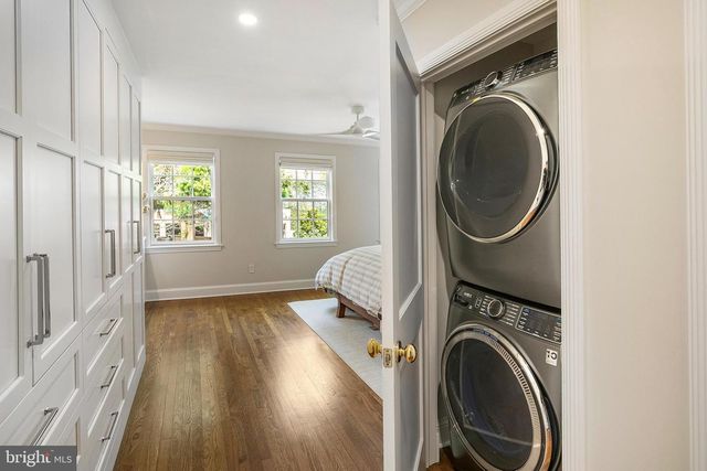 3323 RESERVOIR RD NW, Washington, DC 20007