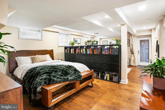 3323 RESERVOIR RD NW, Washington, DC 20007