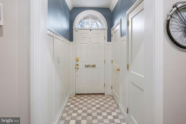 3323 RESERVOIR RD NW, Washington, DC 20007