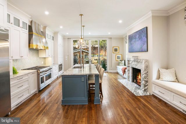 3323 RESERVOIR RD NW, Washington, DC 20007