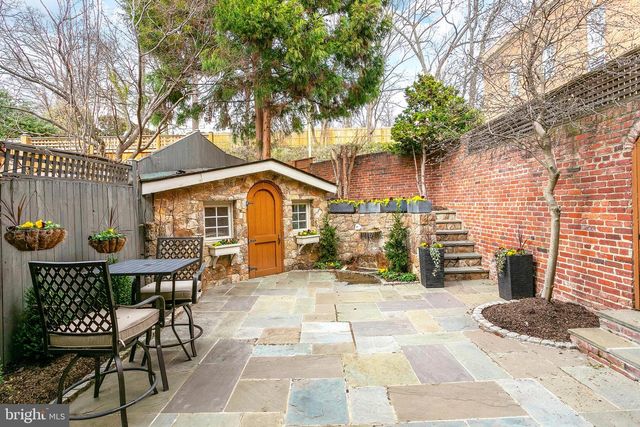 3323 RESERVOIR RD NW, Washington, DC 20007