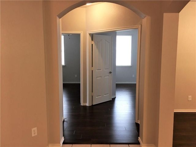8004 Ranchvale Lane, Arlington, TX 76002
