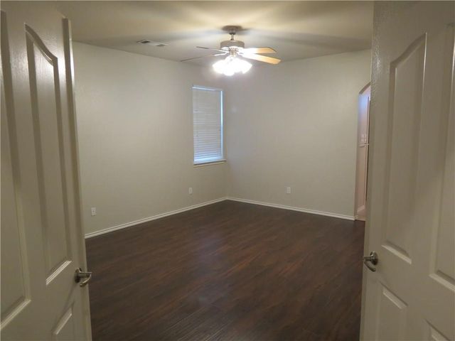 8004 Ranchvale Lane, Arlington, TX 76002