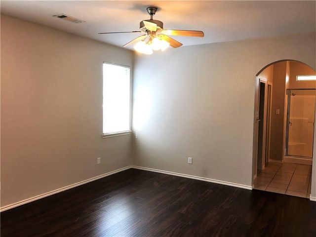 8004 Ranchvale Lane, Arlington, TX 76002