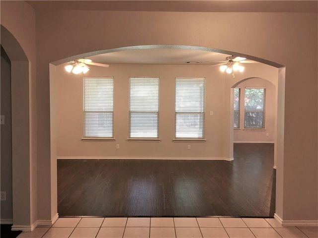 8004 Ranchvale Lane, Arlington, TX 76002