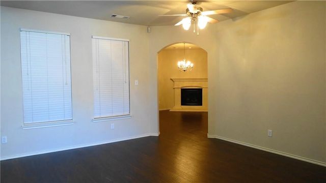 8004 Ranchvale Lane, Arlington, TX 76002